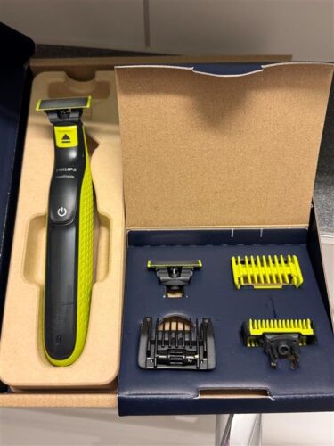 PHILIPS OneBlade 360 Face - elektrischer Rasierer & Trimmer, 2x 360 Klingen, verstellbarer 5-in-1-Trimmaufsatz, Nass- & Trockenrasur, Akku-USB, fürs Gesicht (QP2734/30) photo review